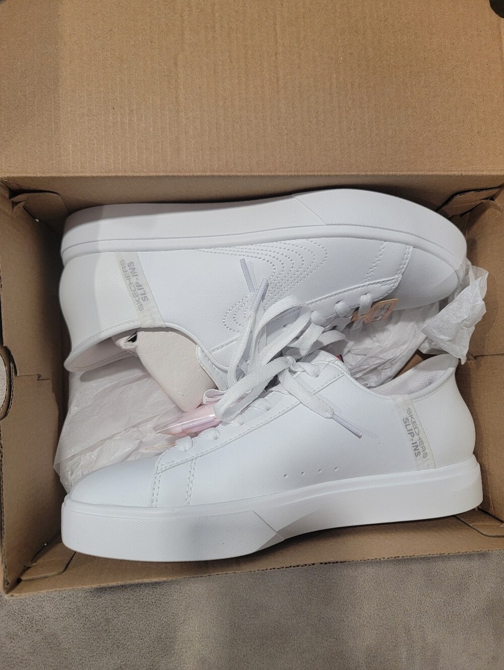 Size 7 WIDE White Skechers Hands Free Slip-In Sneakers - Picture 1 of 15